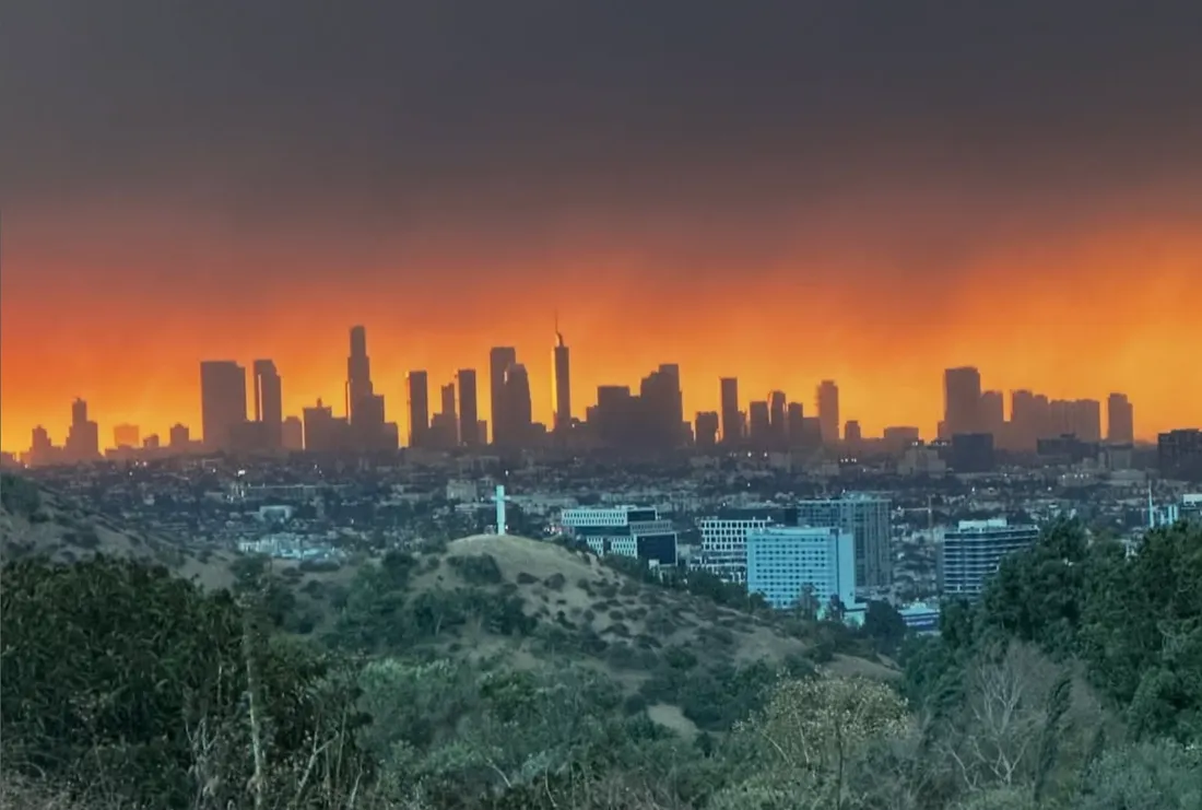 Vue de Los Angeles menacée par les flammes, prise par Richard Patrick, ex Nine Inch Nails.