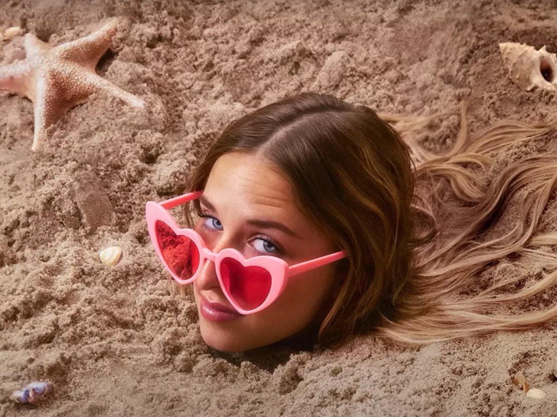 Helena annonce la date de sortie de son premier album.