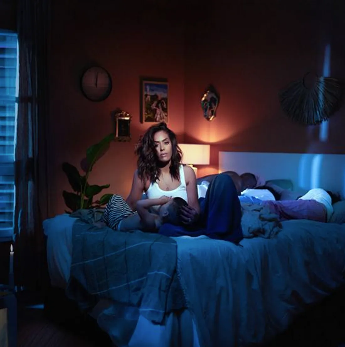 Minuit une, le prochain album d'Amel Bent sortira le 16 mai.