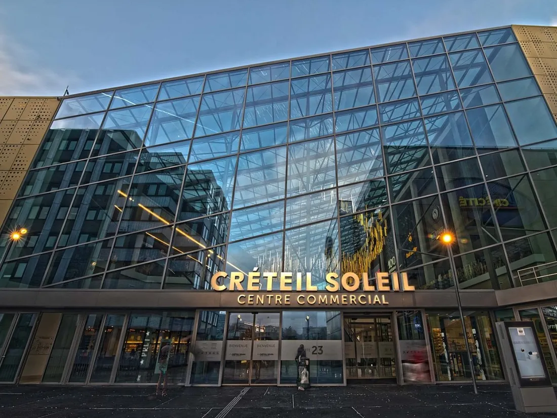 Créteil : enquête ouverte après un cambriolage à la voiture-bélier