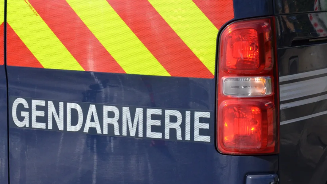 Un véhicule de gendarmerie.