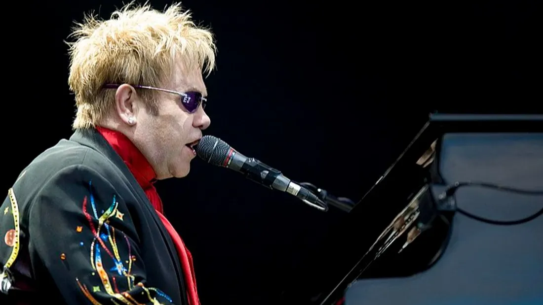 Tournée d’adieu d’Elton John : les dates parisiennes reportées… à 2023