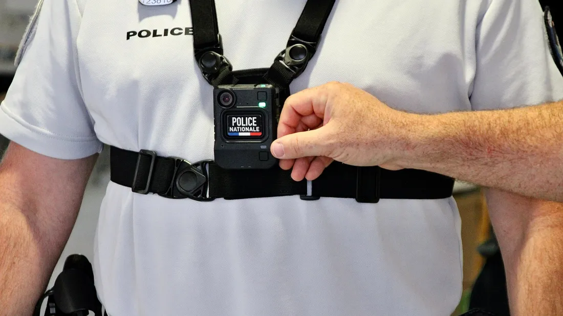 Les policiers castelroussins vont utiliser à partir de la semaine prochaine des caméras-piétons. 