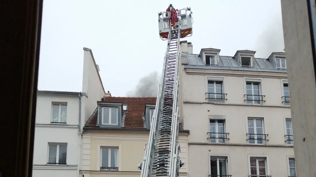 Paris : 2 blessés dans un incendie après l’explosion d’une batterie de vélo
