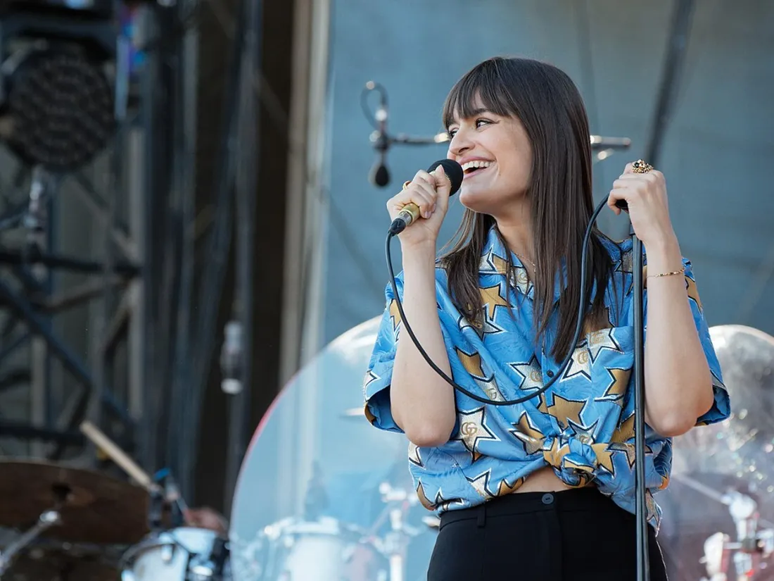 Clara Luciani aux Vieilles charrues en 2022.