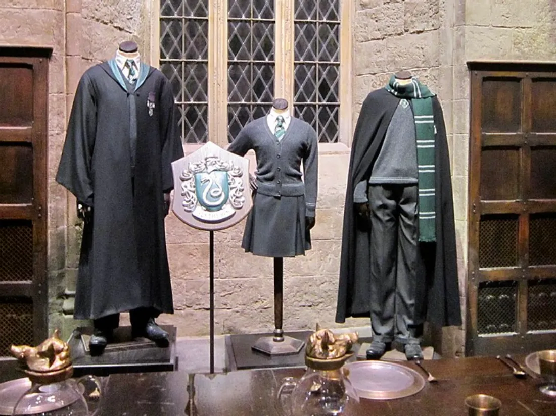 De nombreux costumes, objets et accessoires, notamment de "Harry Potter" ont disparu à jamais.