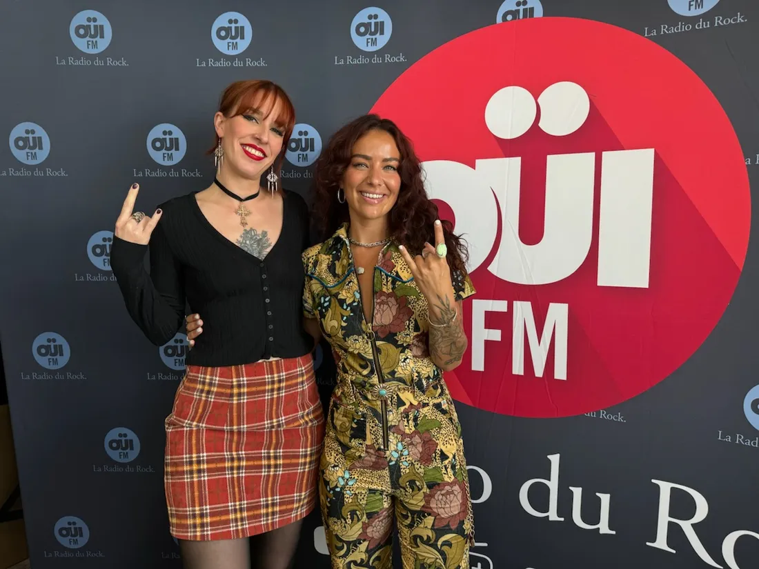 Aurélie et JJ Wilde dans les studios de Oüi FM.