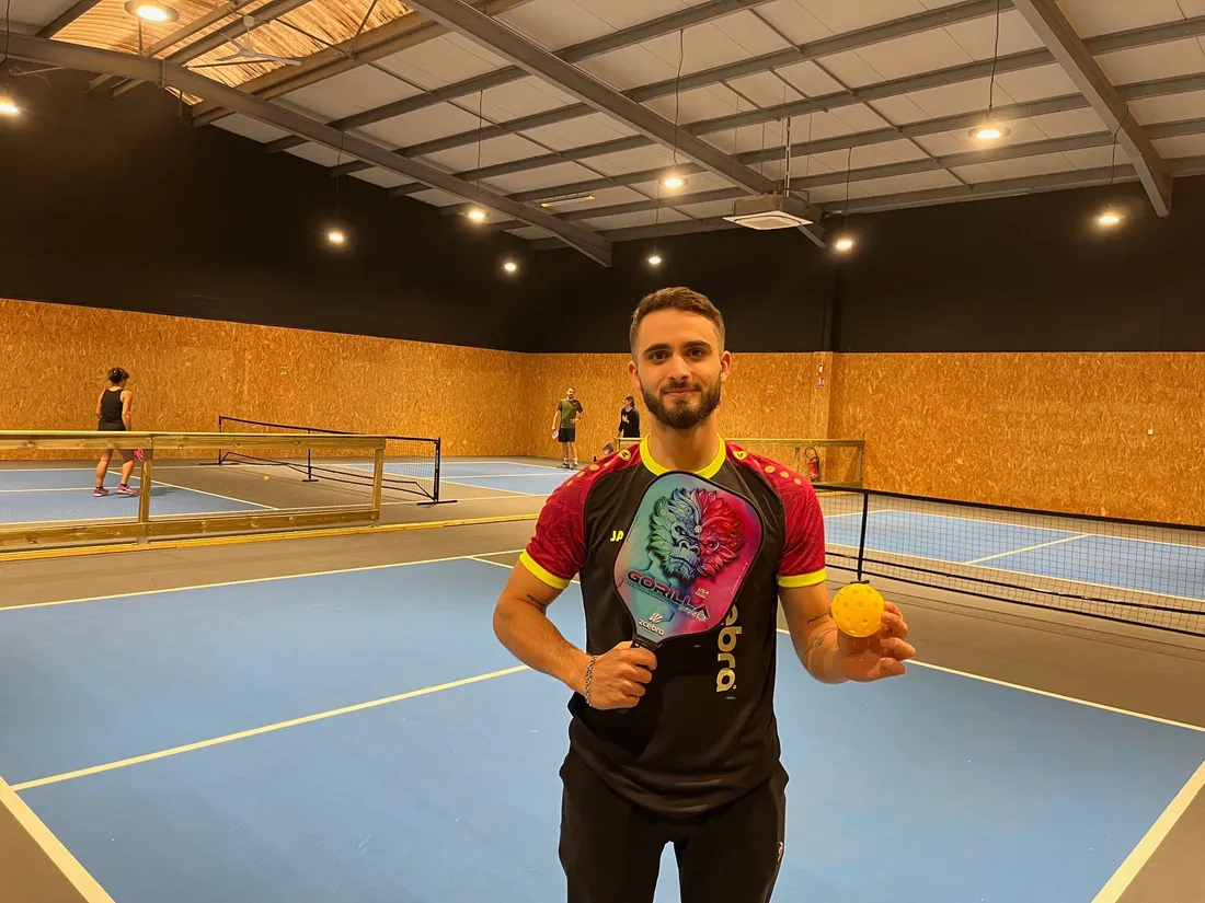 Julien a ouvert à Bordeaux le premier complexe sportif dédié au Pickleball en France