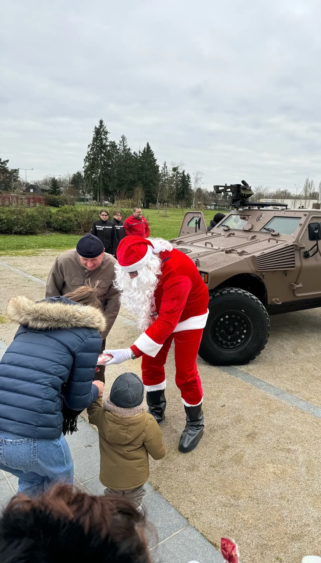 Le Père Noël et son traineau 