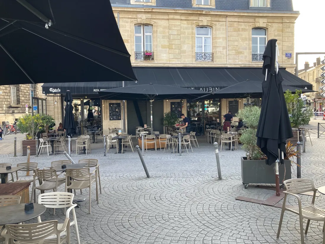 Le Pub Saint Aubin, place de la Victoire à Bordeaux