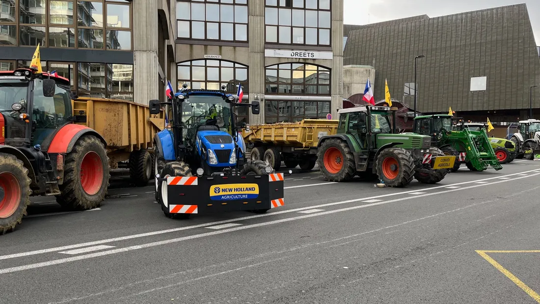 Les tracteurs sont arrivés devant la préfecture de Gironde