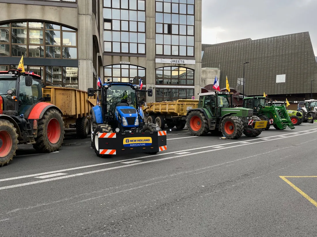 Les tracteurs sont arrivés devant la préfecture de Gironde