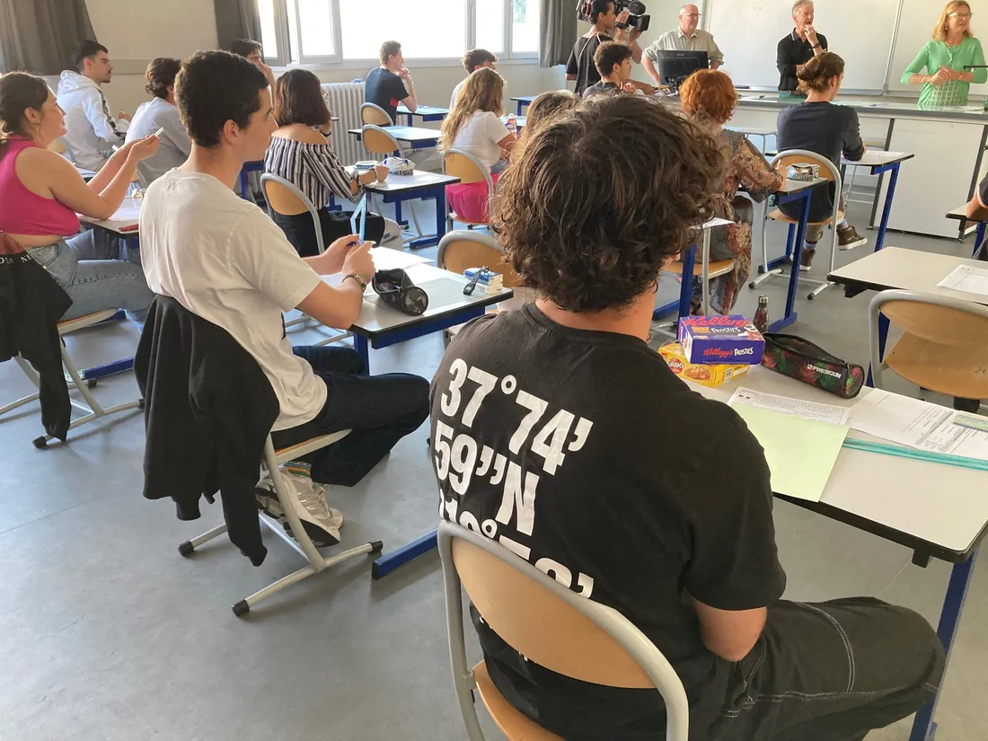 Au lycée Gustave Eiffel, à Bordeaux, les élèves à quelques minutes de découvrir les sujets de philo