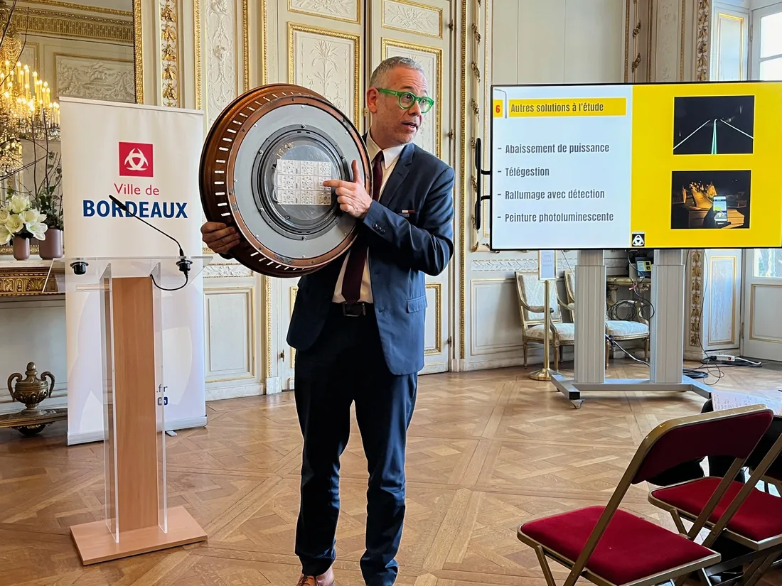 Laurent Guillemin, adjoint à la mairie de Bordeaux, a présenté les nouvelles installations LED