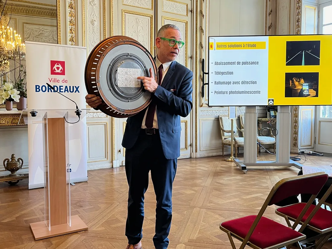 Laurent Guillemin, adjoint à la mairie de Bordeaux, a présenté les nouvelles installations LED