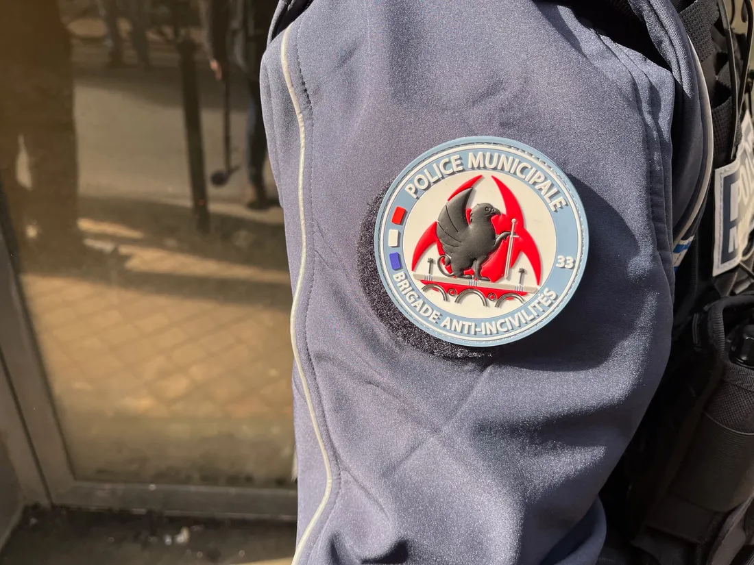 Les agents de la BAI portent cet écusson
