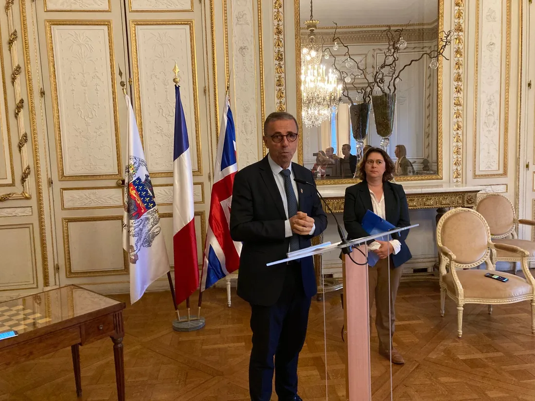 Pierre Hurmic, maire de Bordeaux et son adjointe aux relations internationales Céline Papin