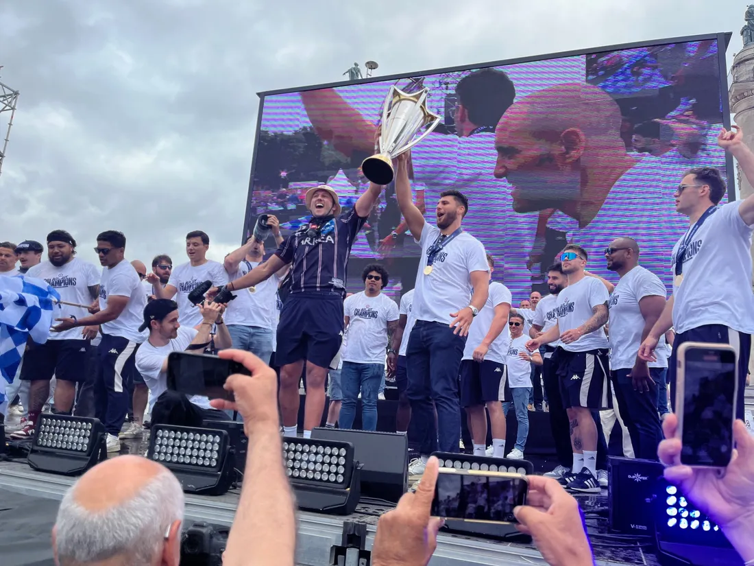 Les joueurs de l'UBB lors de la parade du dimanche 25 mai