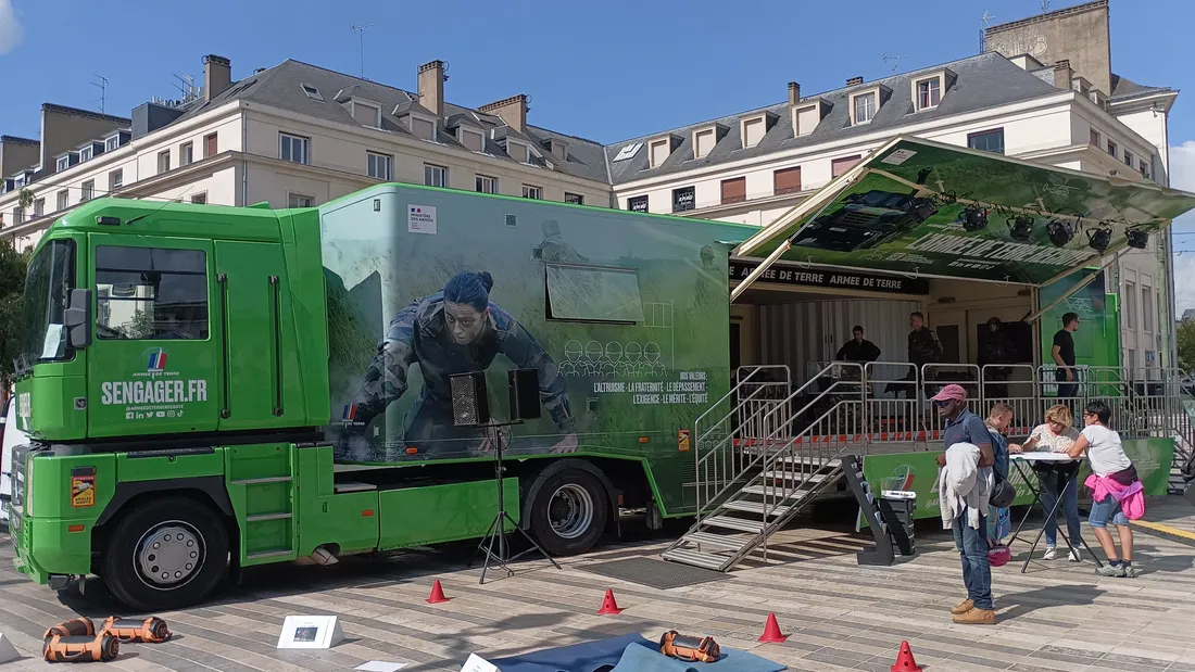 La campagne de recrutement de l'armée de Terre à Orléans 