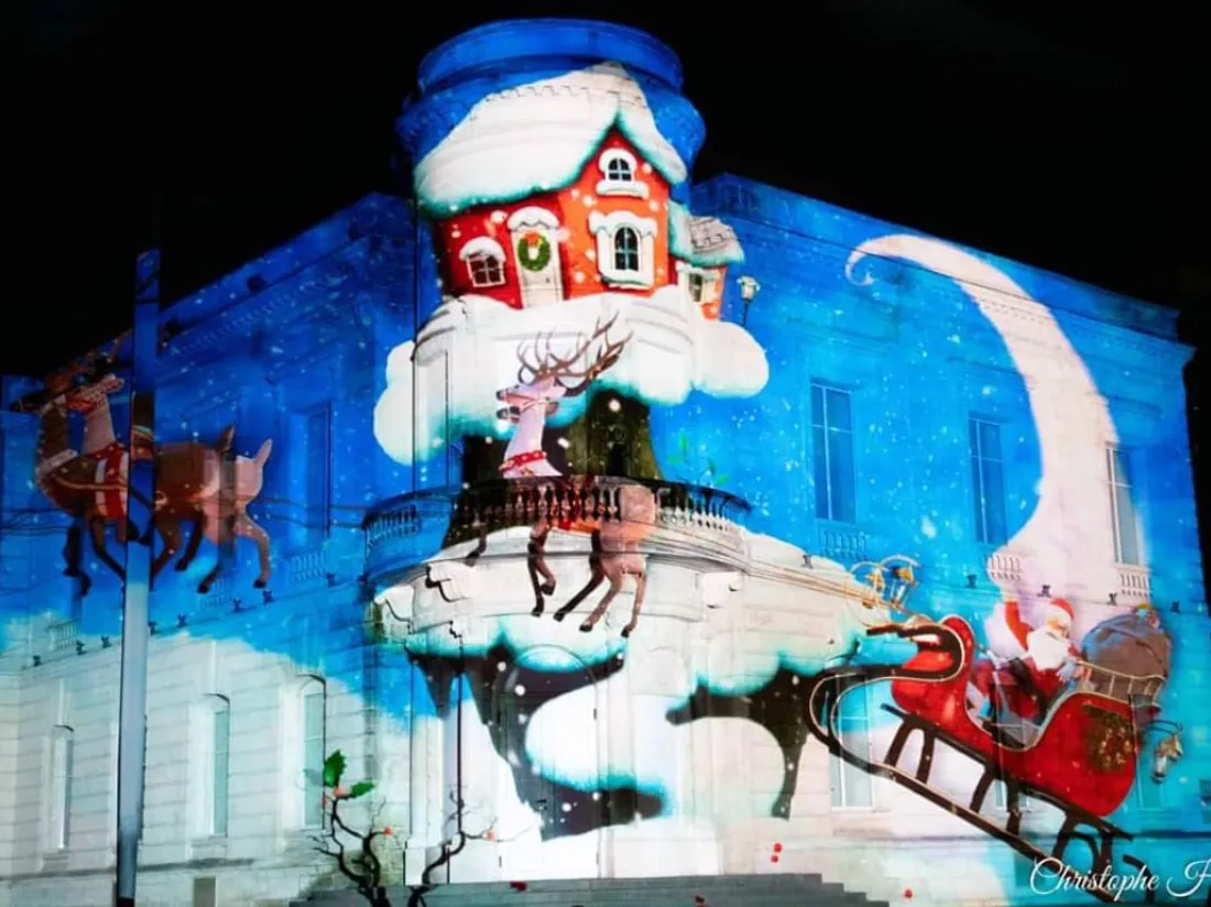 Vidéo-mapping sur la médiathèque de Mérignac