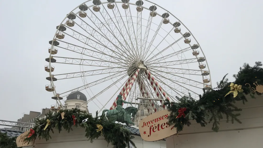 Le marché de Noël d'Orléans et sa grande roue. Image d'archives.