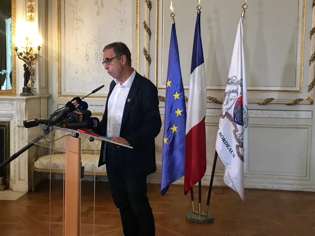 Pierre Hurmic, maire de Bordeaux, a tenu une conférence de presse ce mardi matin