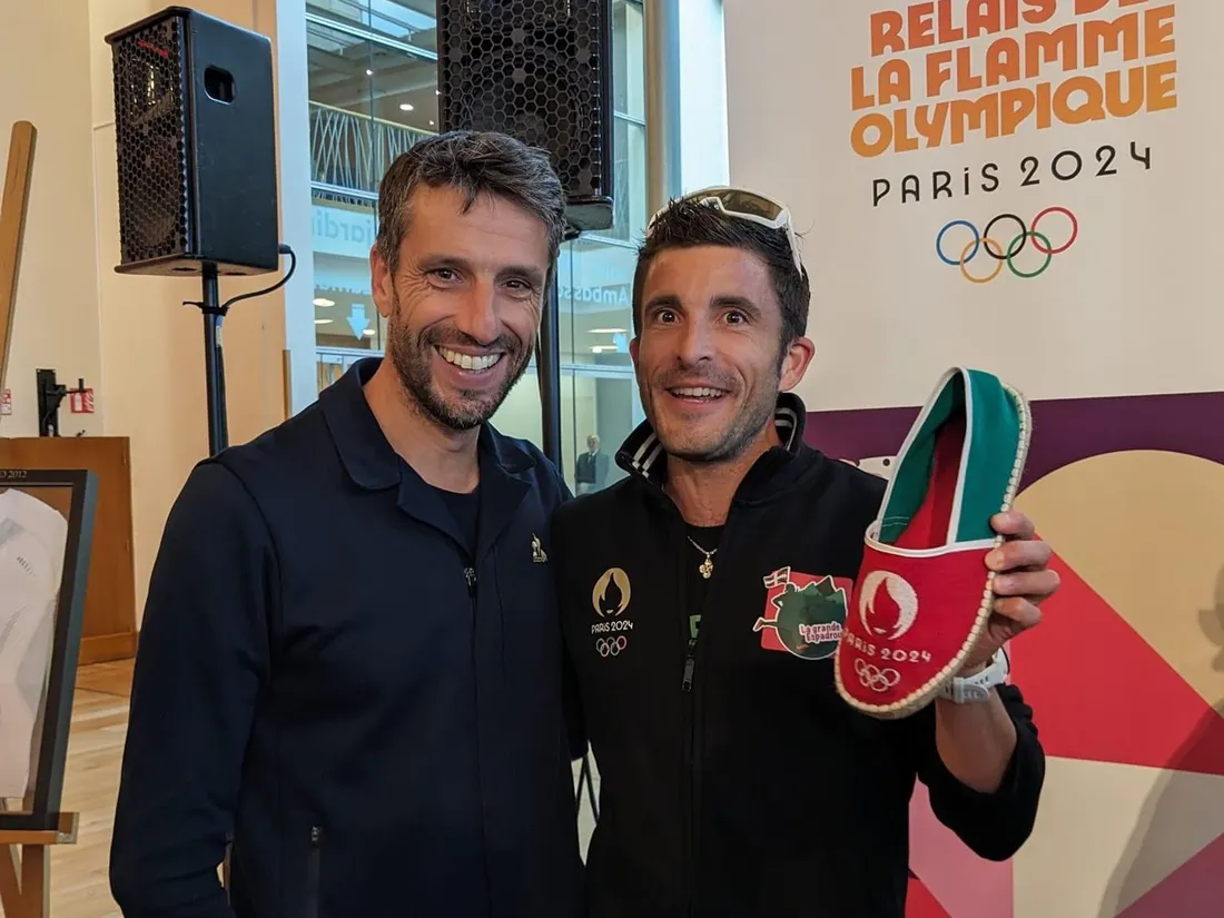 Nicolas Duplàa va courir dans les rues de Paris avec une paire d'espadrilles créé pour l'occasion