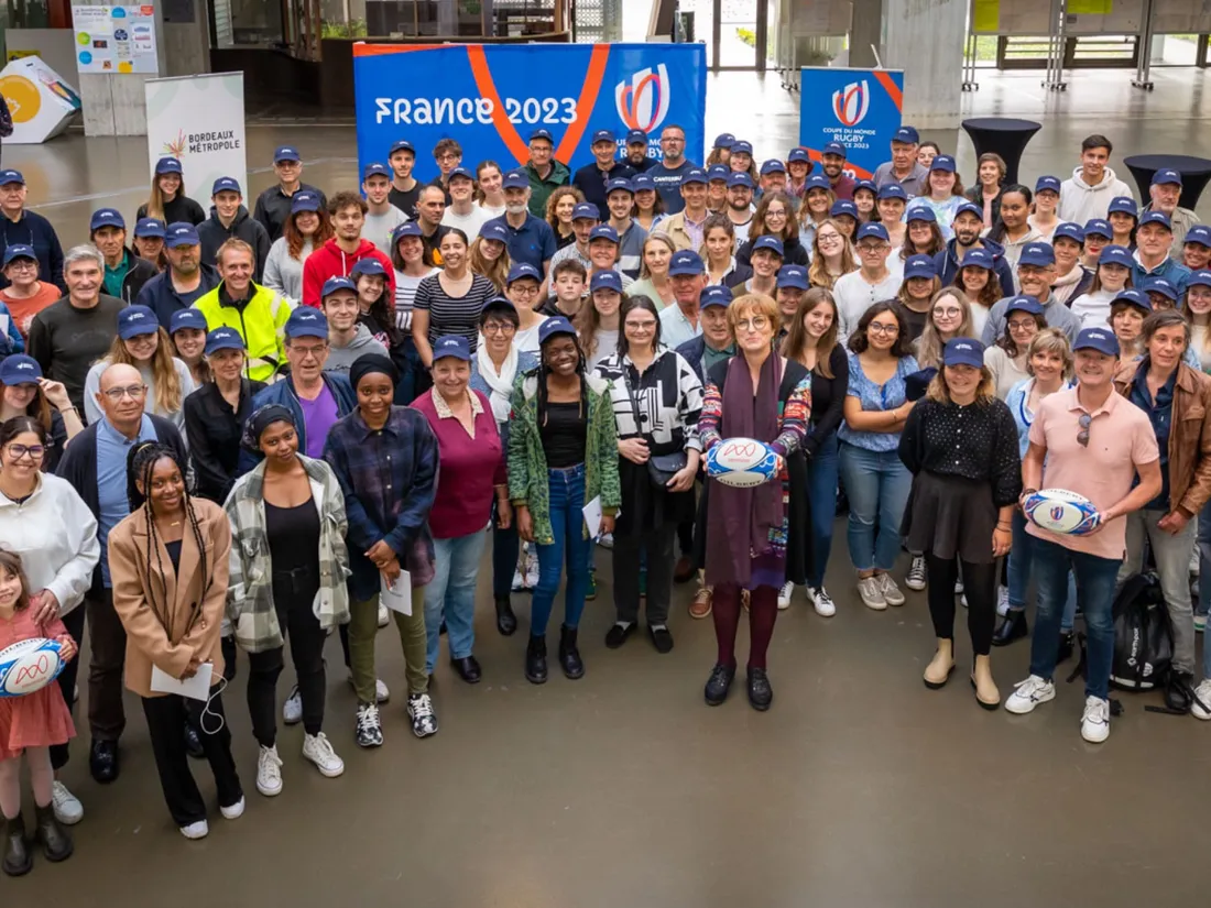 Les 200 volontaires  réunis pour leur première soirée d'information au siège de Bordeaux Métropole