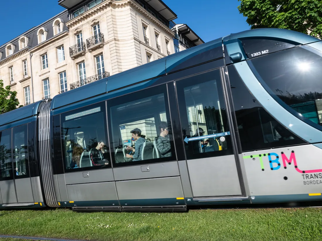 La circulation des trams et bus TBM était stoppée plus tôt en soirée lors des émeutes