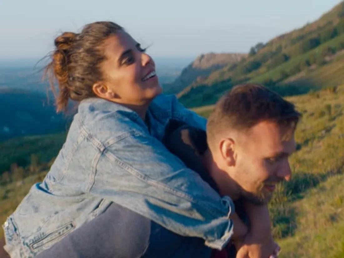 Kevin Debonne et Inès Reg dans "Je te veux, moi non plus"