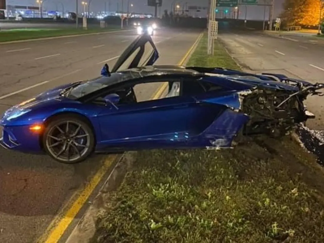 La Lamborghini accidentée est estimée à 400 000 dollars.
