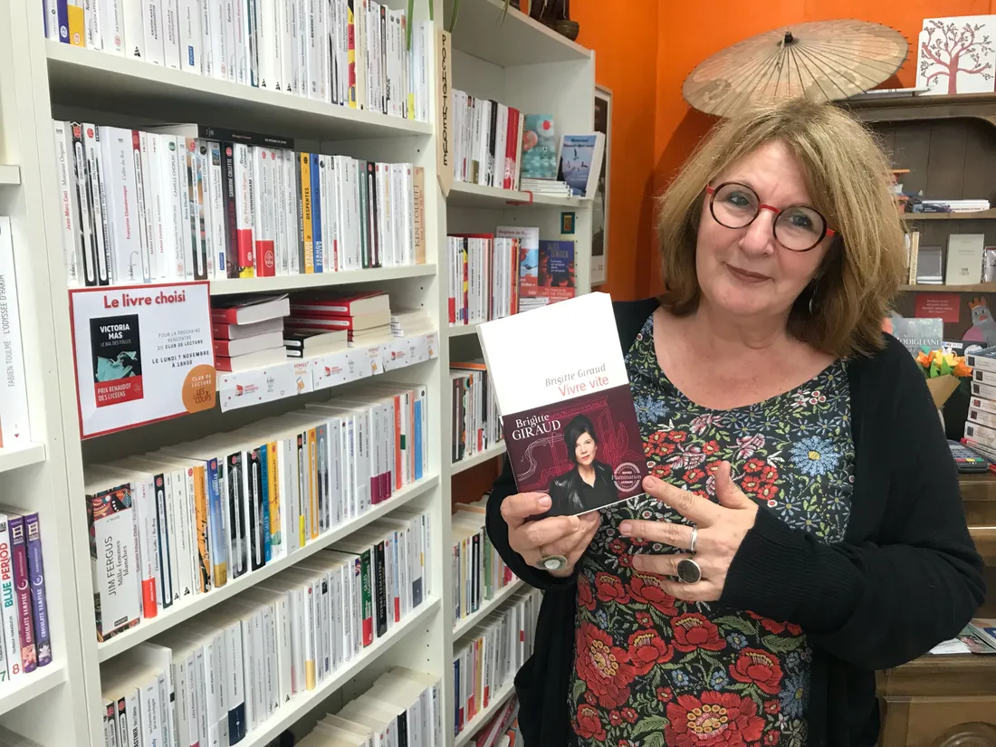 Isabelle Arnoult, gérante de la librairie "Les 400 coups" à Bordeaux
