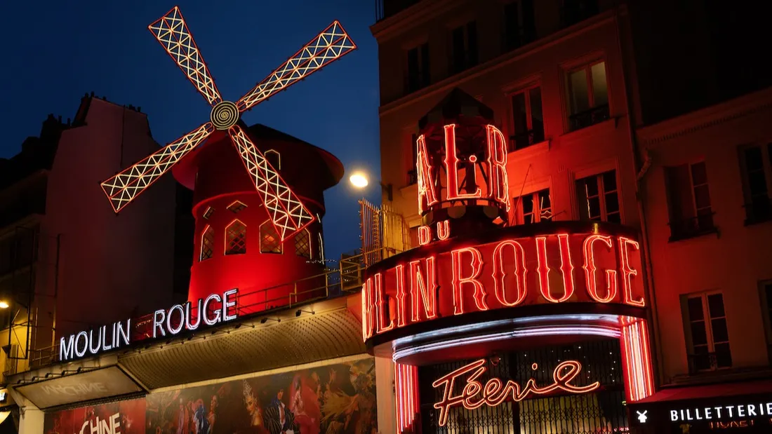 Le moulin du Moulin Rouge disponible à 1 euro la nuit sur Airbnb !