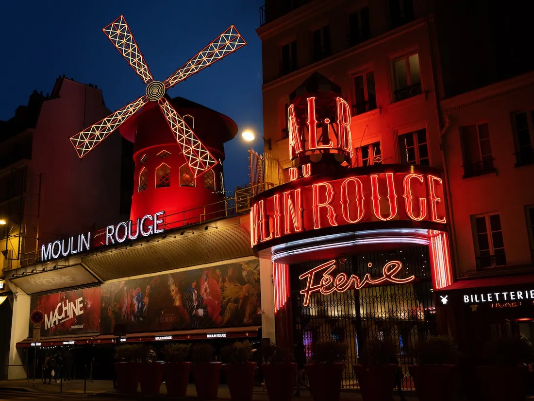 Le moulin du Moulin Rouge disponible à 1 euro la nuit sur Airbnb !