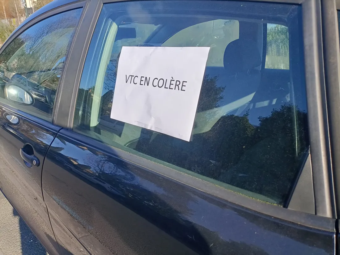 Les chauffeurs VTC manifestent ce matin à la gare Saint Jean