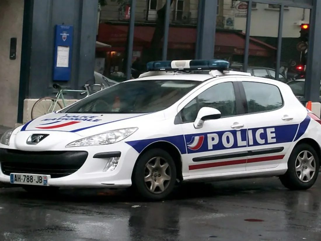 Paris : un homme armé arrêté près d’une église et placé en garde à vue