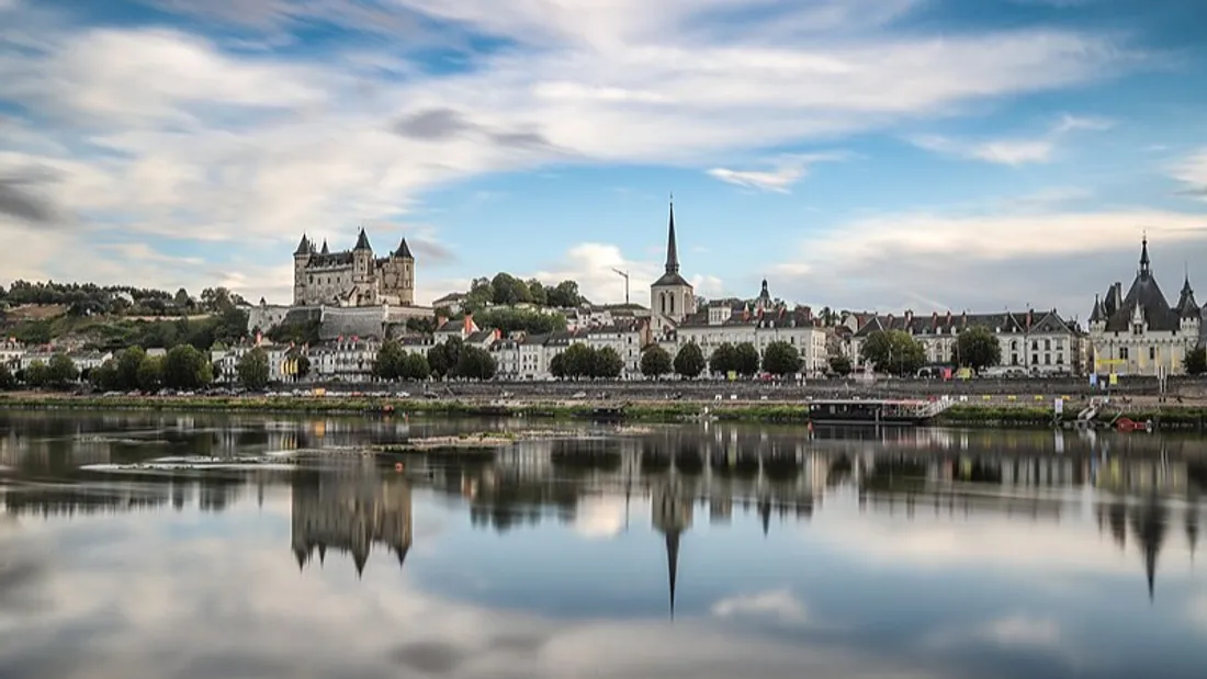 Saumur vu depuis les quais de Loire