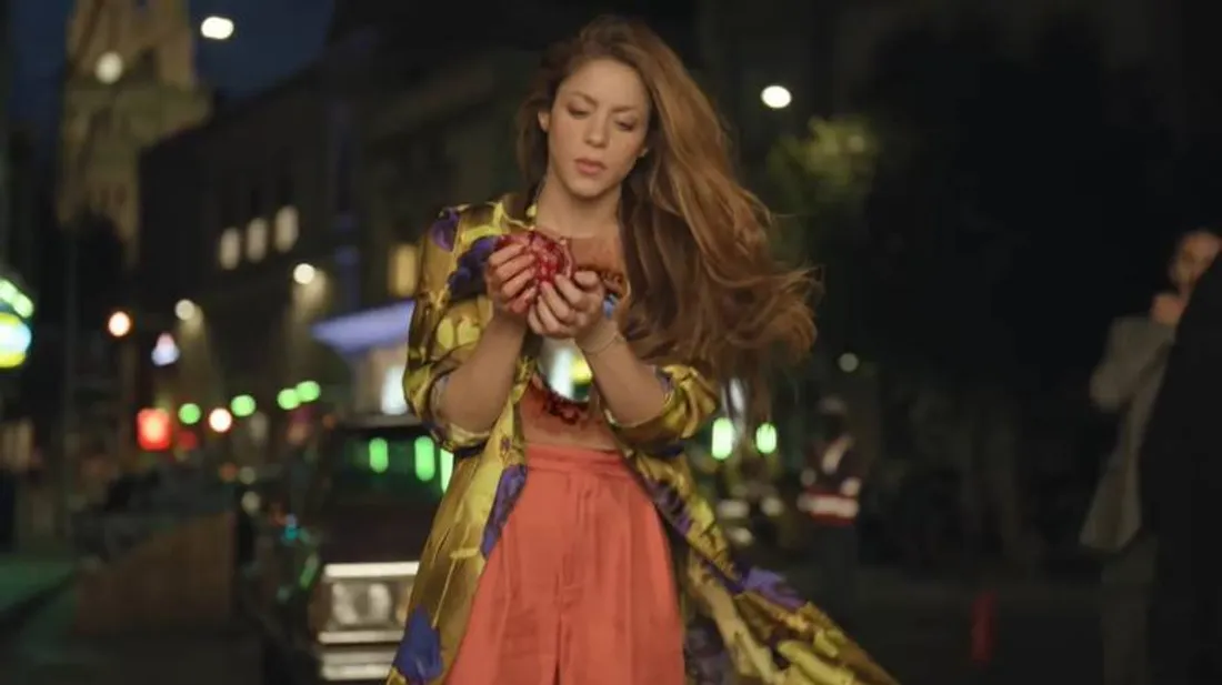 Shakira dans la vidéo de "Monotonia".