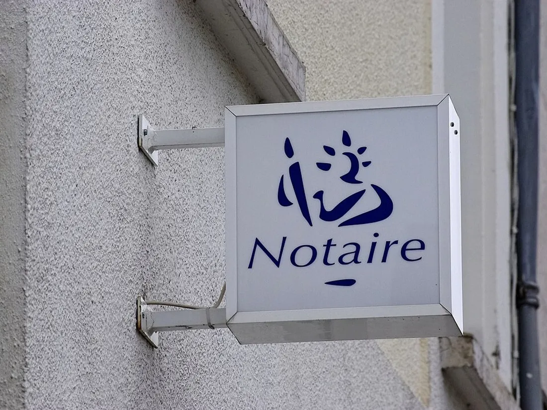 Un notaire