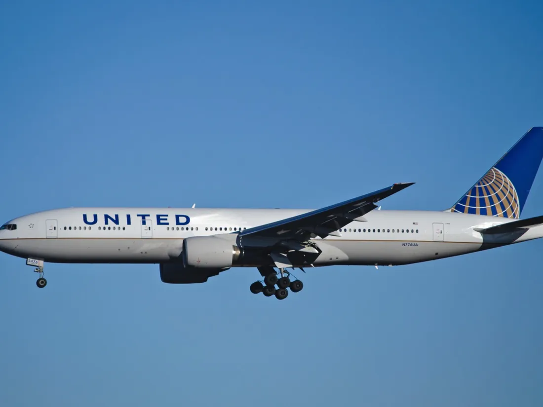 avion united airlines