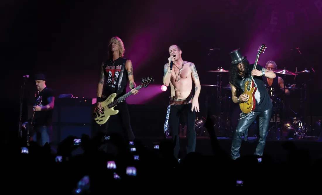 Duff McKagan, Scott Weiland et Slash à l’Hammersmith Apollo en 2007.