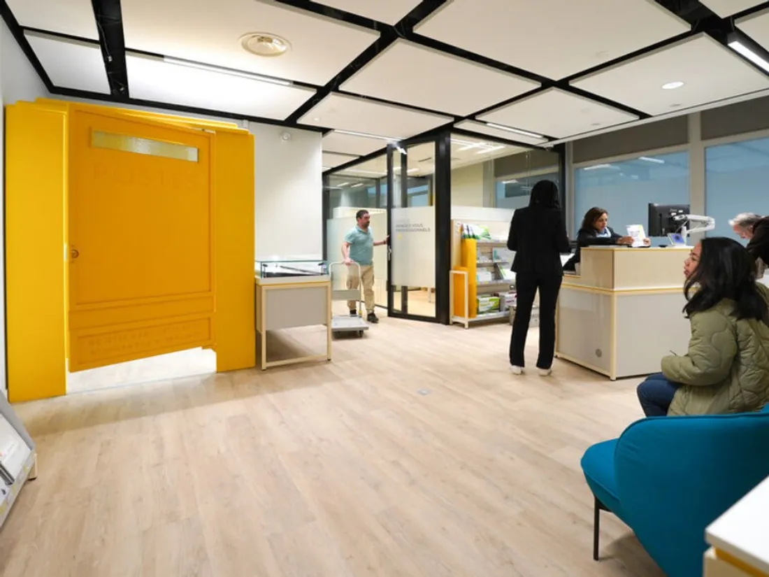 Une cabine d'essayage à La Poste 