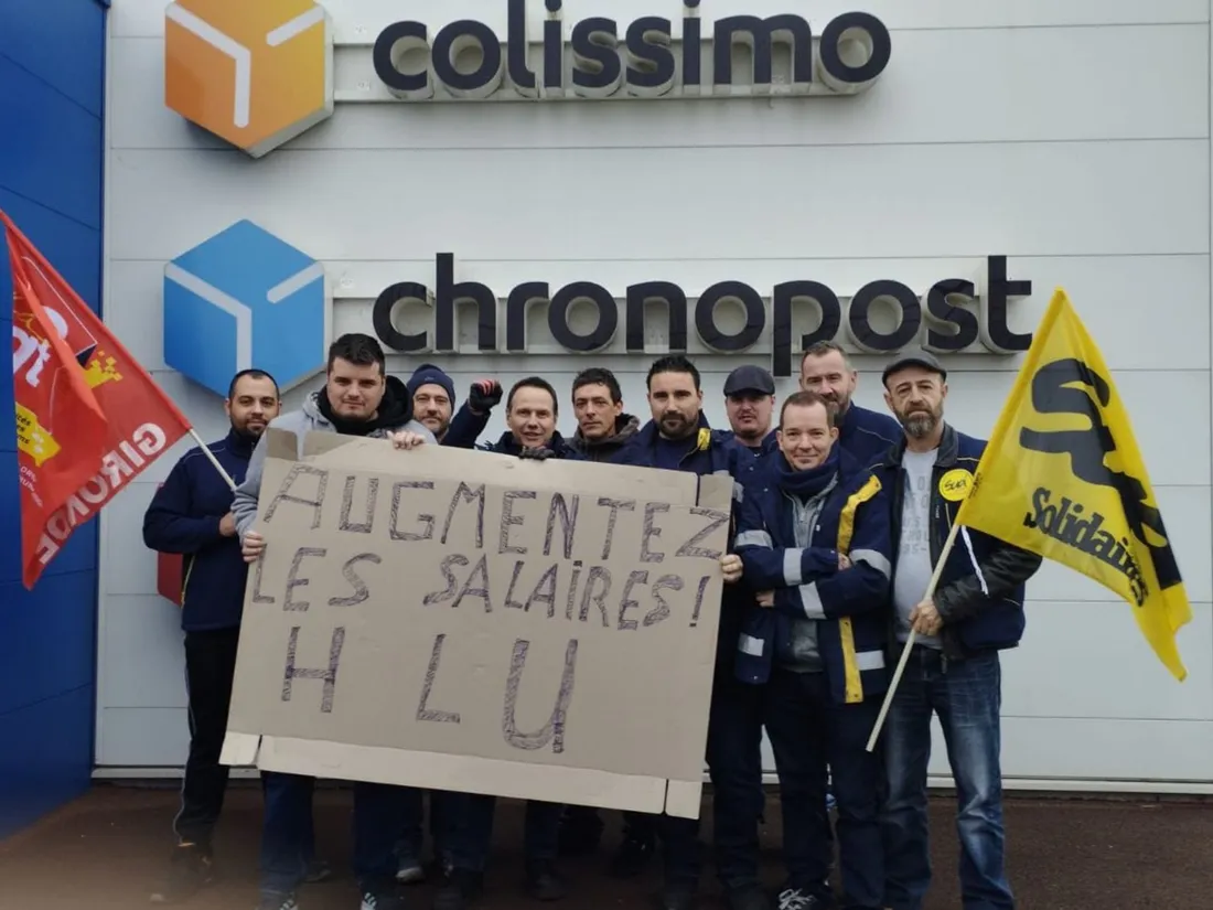 Débrayage en ce moment au centre de tri de Bordeaux Nord