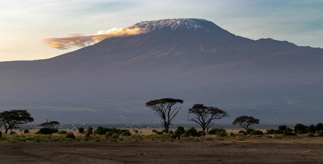 Arnaud Chassery prépare l'ascension du Kilimandjaro.