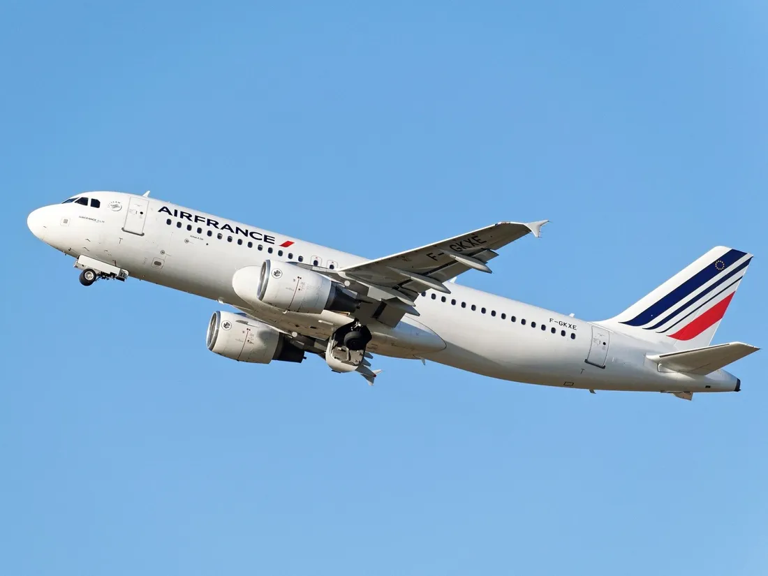 Un avion Air France en plein vol 