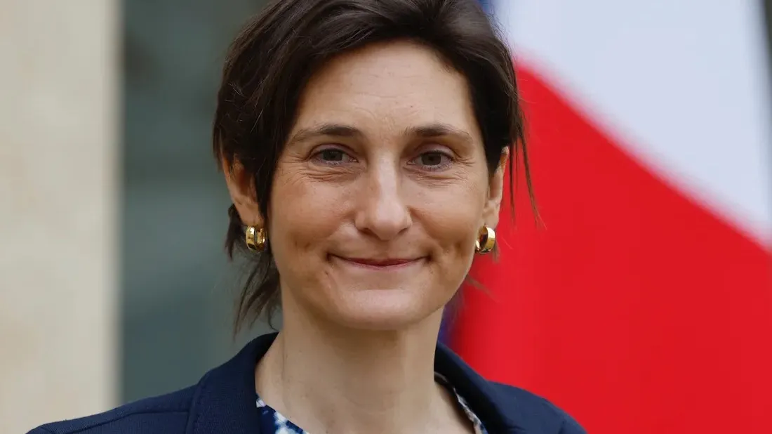 Amélie Oudéa-Castera en déplacement à Orléans ce jeudi 