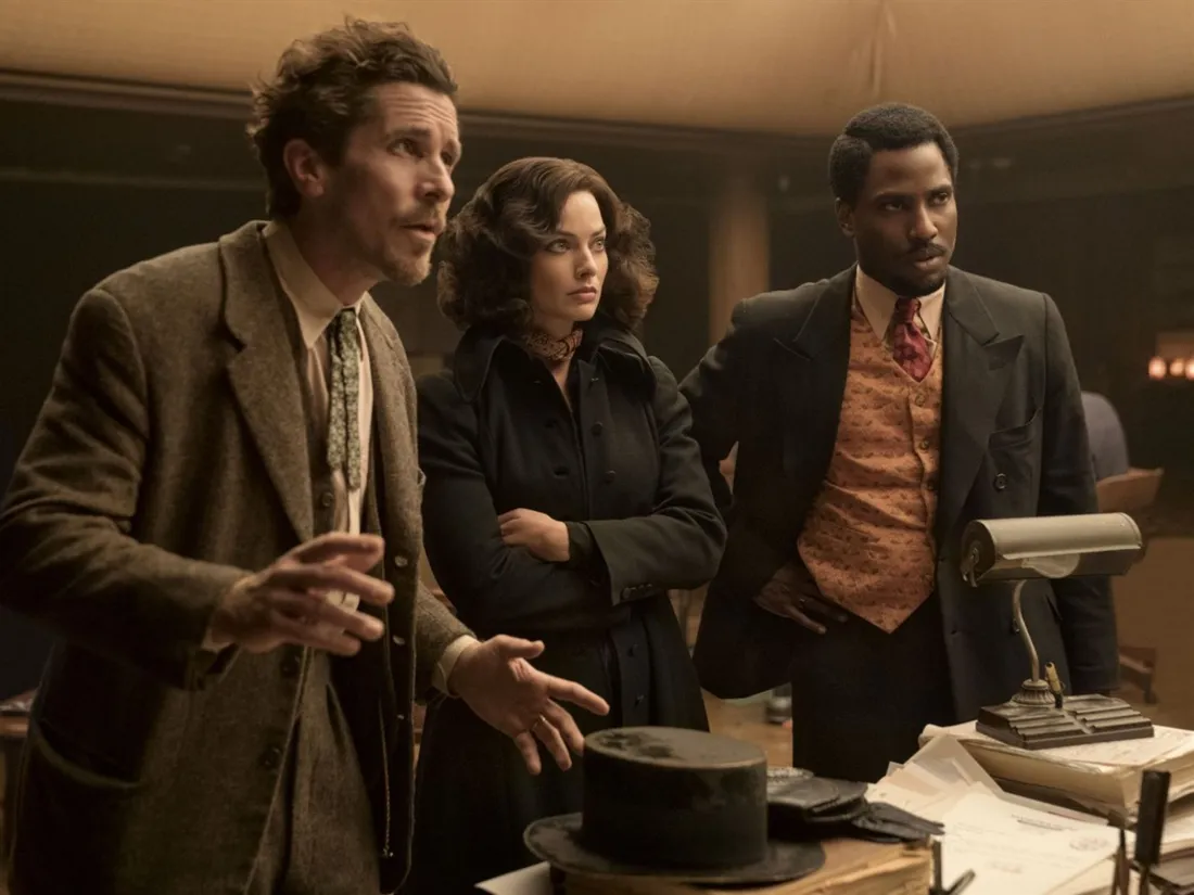 Christian Bale, Margot Robbie, John David Washington dans Amsterdam.