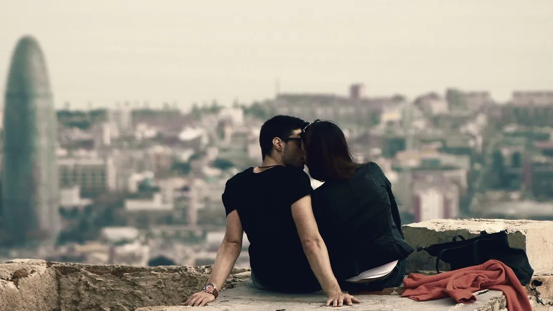 Un couple sur les hauteurs de Barcelone.