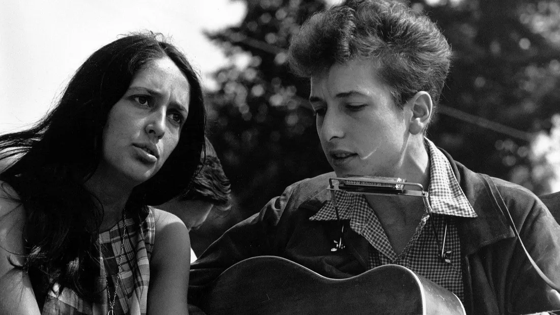 Joan Baez et Bob Dylan en 1963.