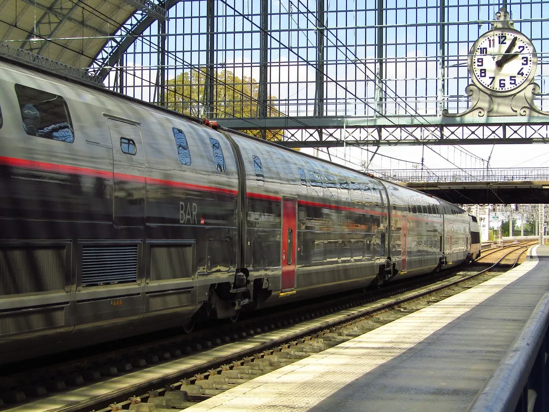 Train à la gare de Bordeaux 